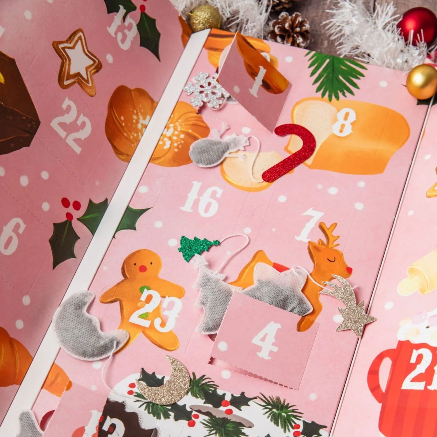 Calendrier de l'Avent avec sachets de thé en forme de trésors