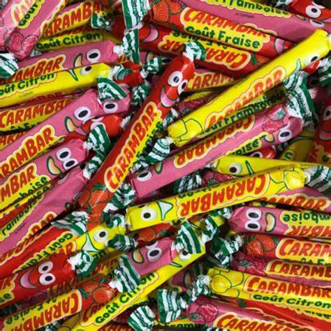 Paquet de Carambars Fruits avec motifs colorés et joyeux.