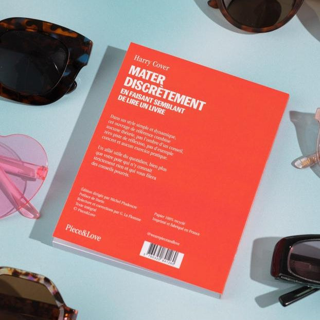 Carnet avec couverture texturée et titre en relief