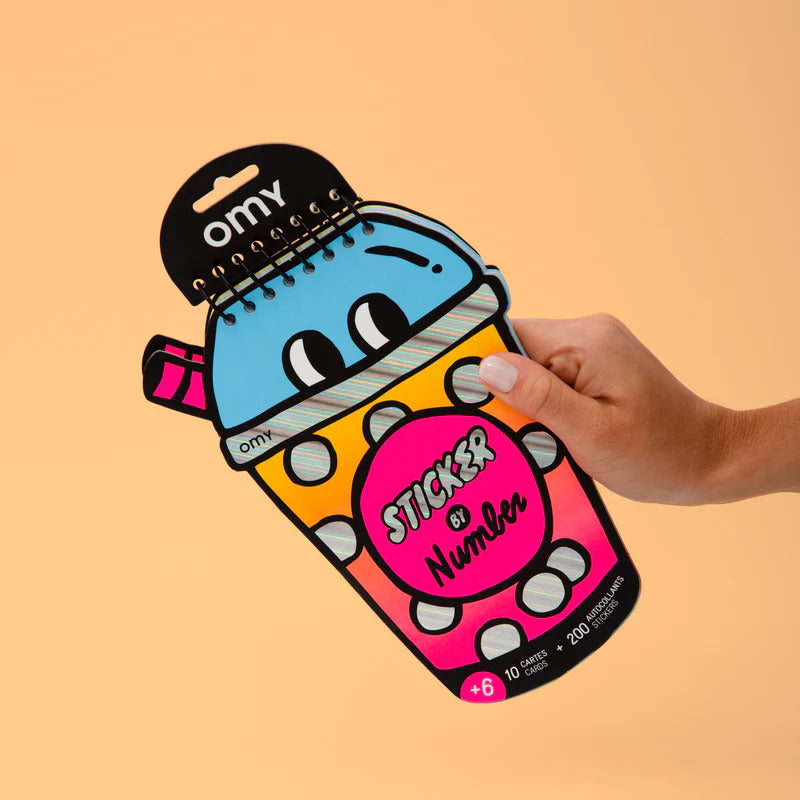 Carnet en forme de bubble tea avec stickers colorés
