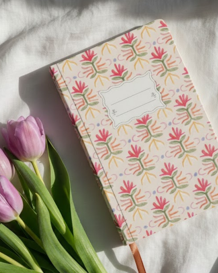 Carnet avec motif tulipe sur fond blanc, papier épais