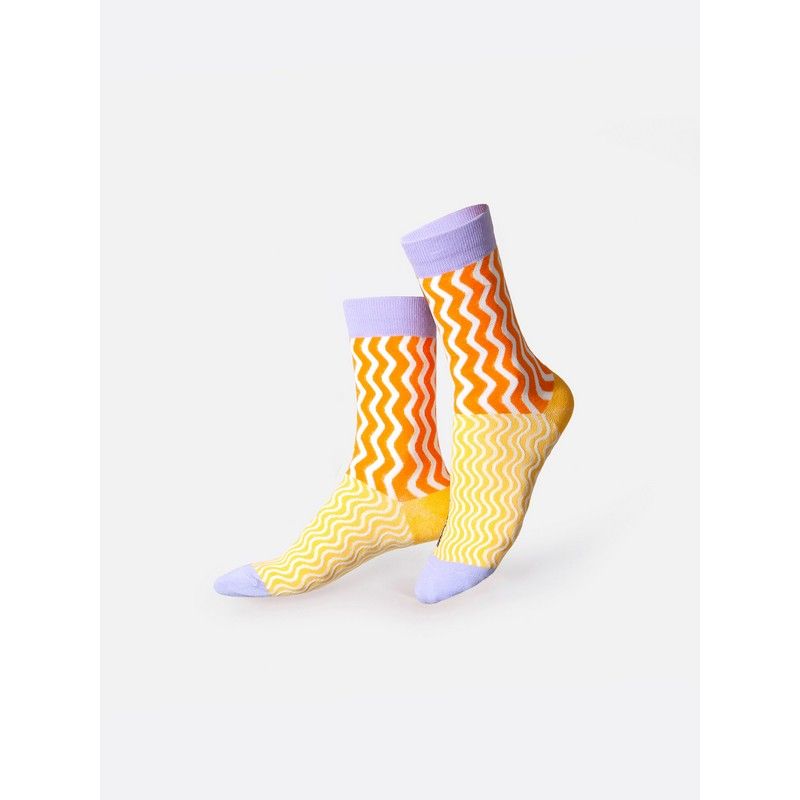 Chaussettes trompe l'oeil Ramen avec motif coloré et amusant.