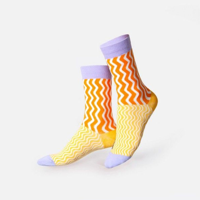 Chaussettes trompe l'oeil Ramen avec motif coloré et amusant.