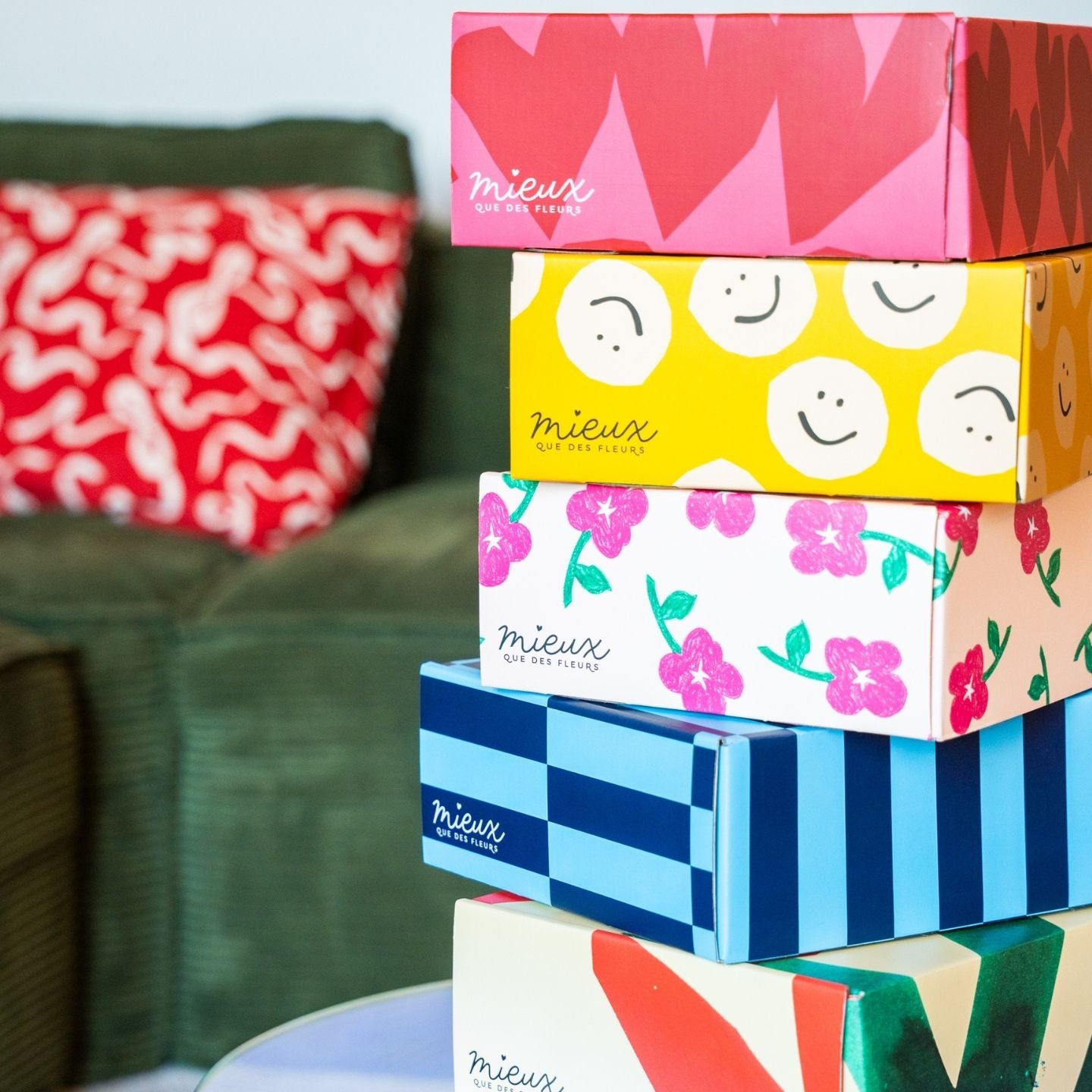 Coolbox personnalisable avec motif coloré et espace pour cadeaux