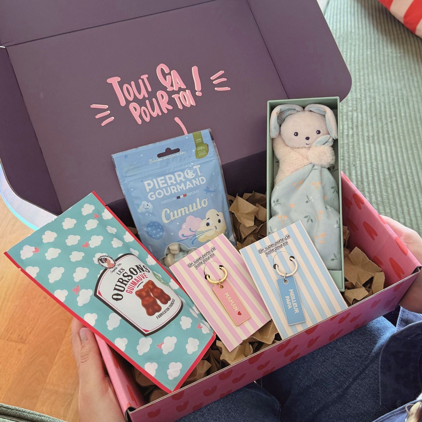 Coffret de naissance avec prénom brodé sur le couvercle