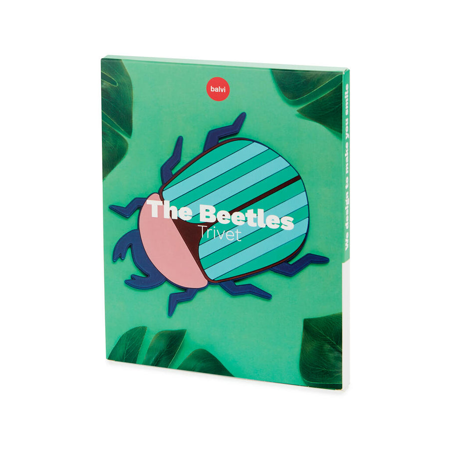 Dessous de plat en forme de scarabée avec motifs colorés.