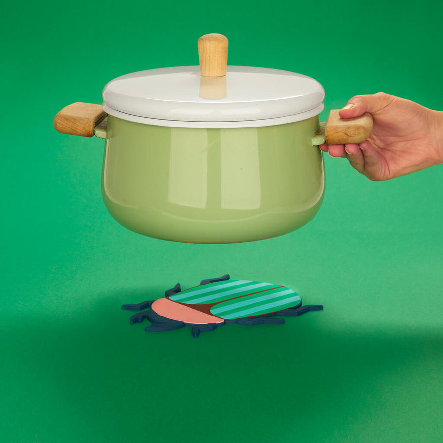 Dessous de plat en forme de scarabée avec motifs colorés