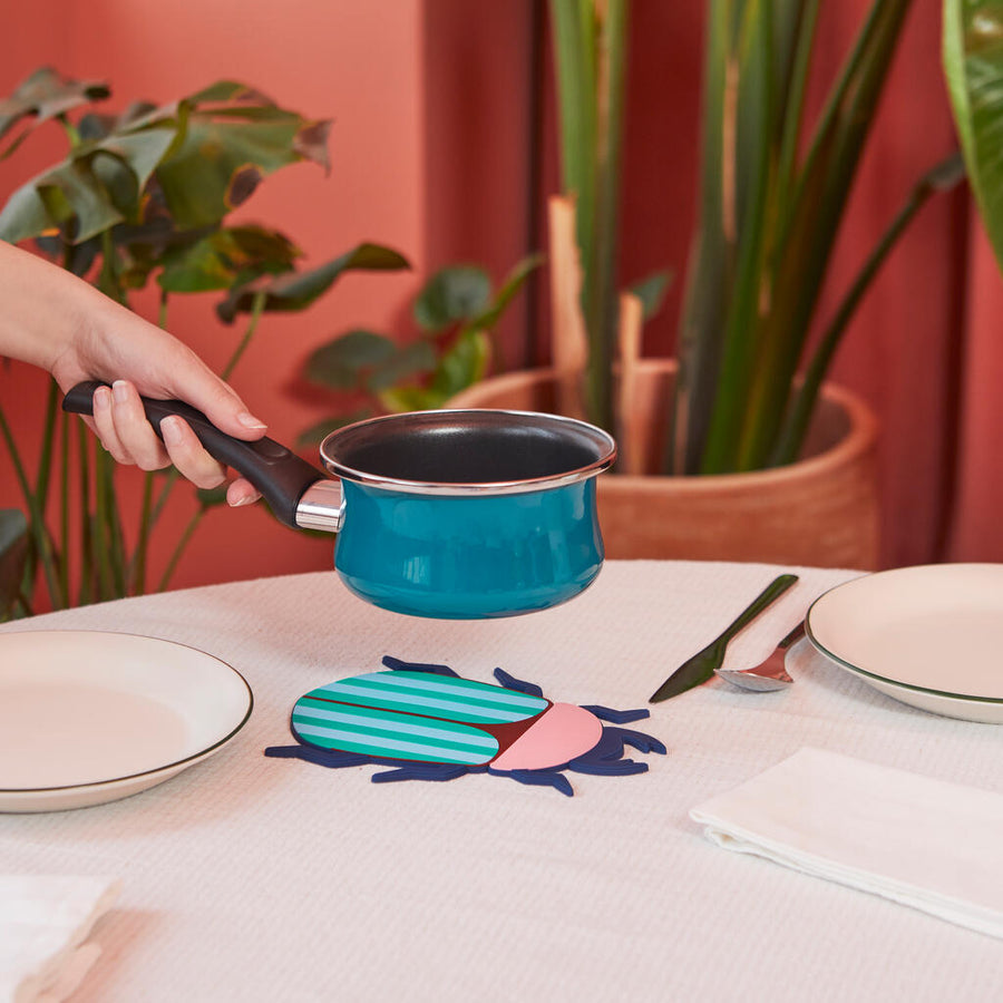 Dessous de plat en forme de scarabée avec motifs colorés