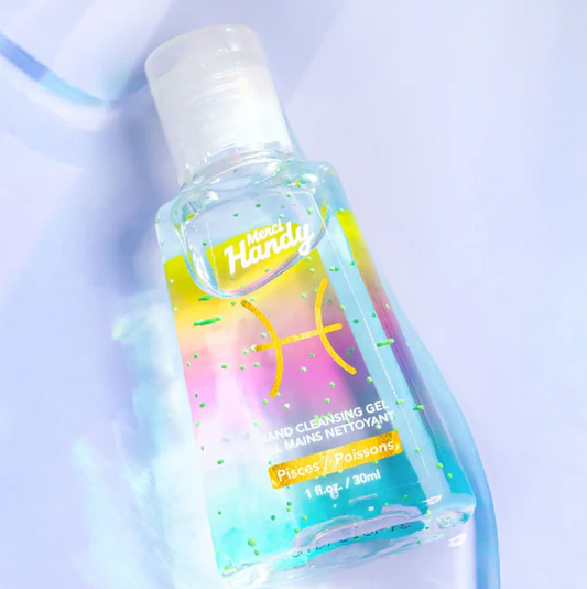 Gel pour les mains avec motif du signe Poissons en gros plan.