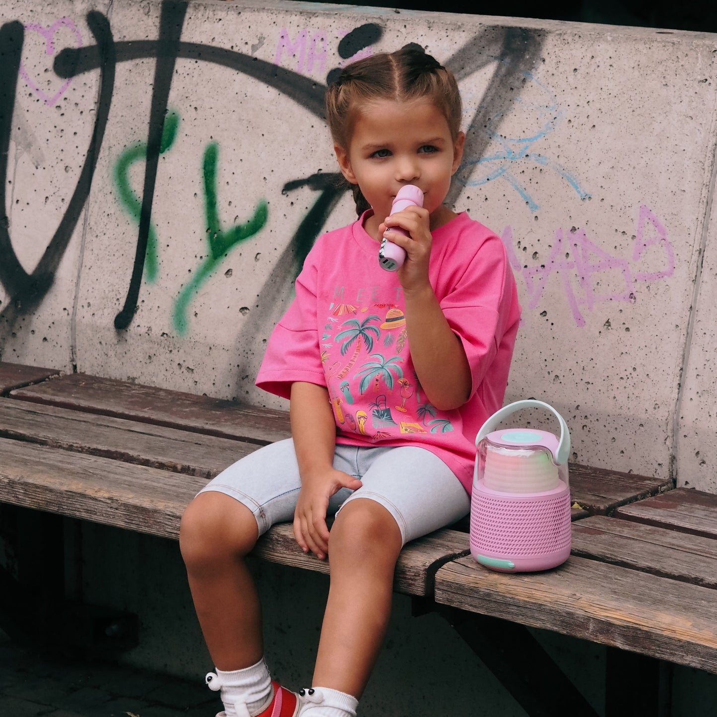 Enceinte Bluetooth rose avec lumières et micro sans fil