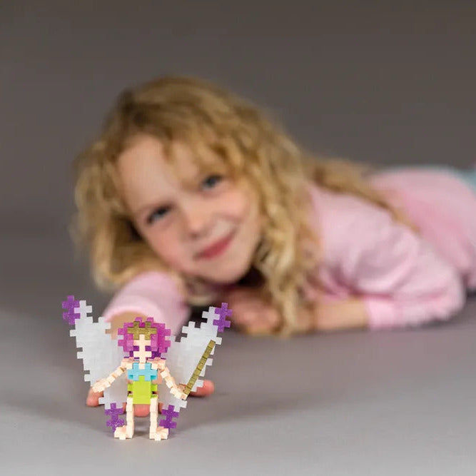 Kit de construction fée avec pièces colorées en détail