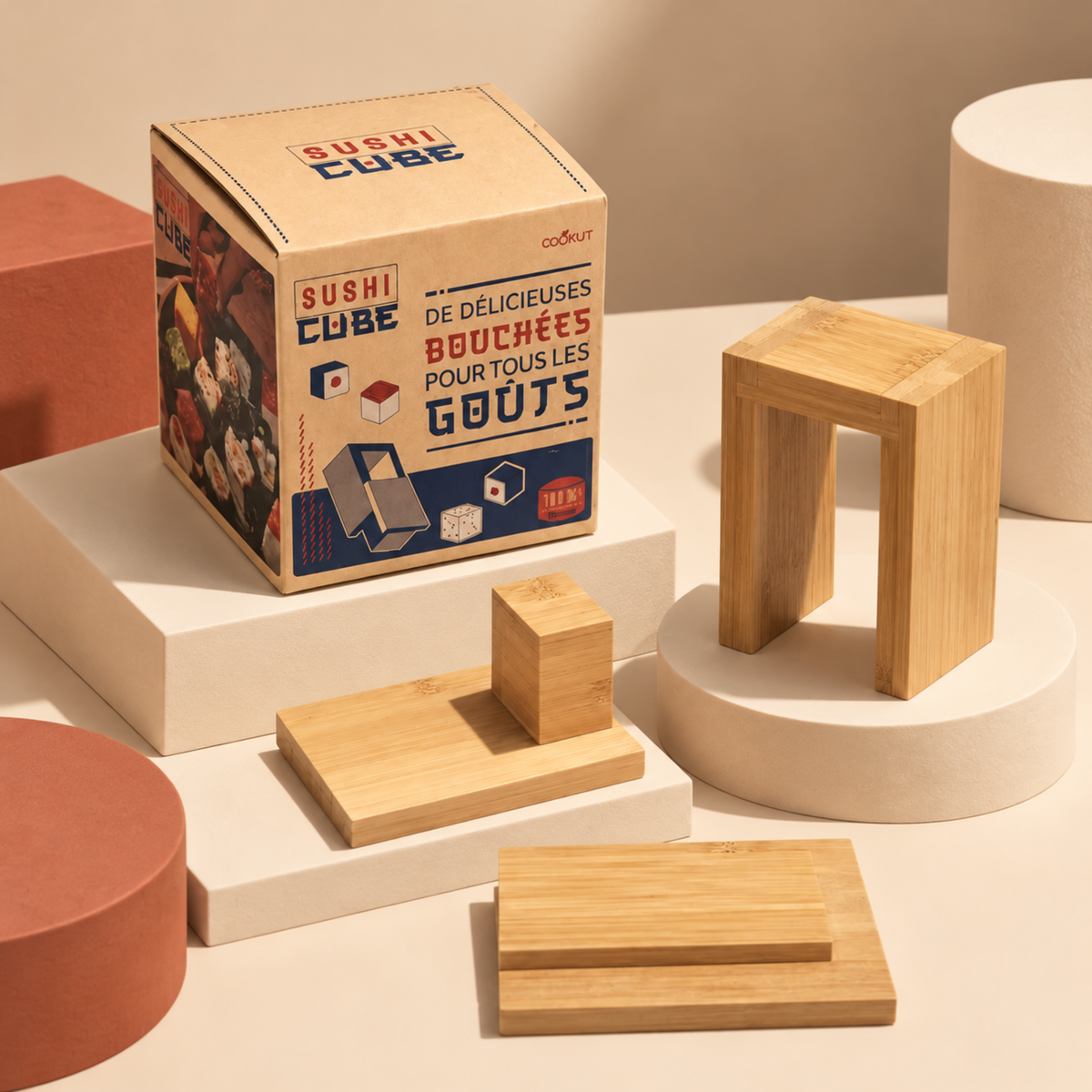 Kit Sushi Cube avec cubes de riz colorés sur fond clair