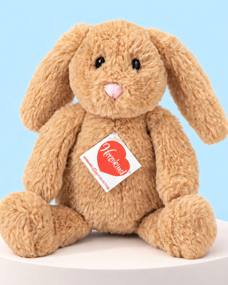 Lapin en peluche doux avec grandes oreilles et texture moelleuse