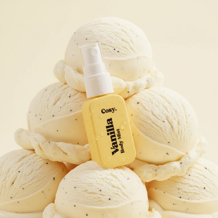 Brume corporelle vanille avec vaporisateur élégant en gros plan