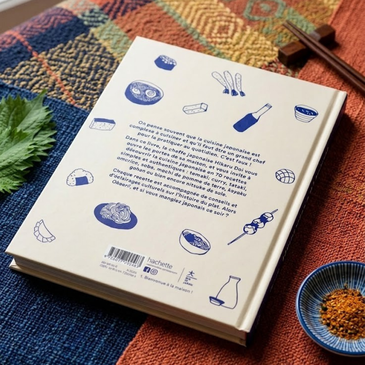 Couverture du livre Okaeri avec des motifs japonais colorés