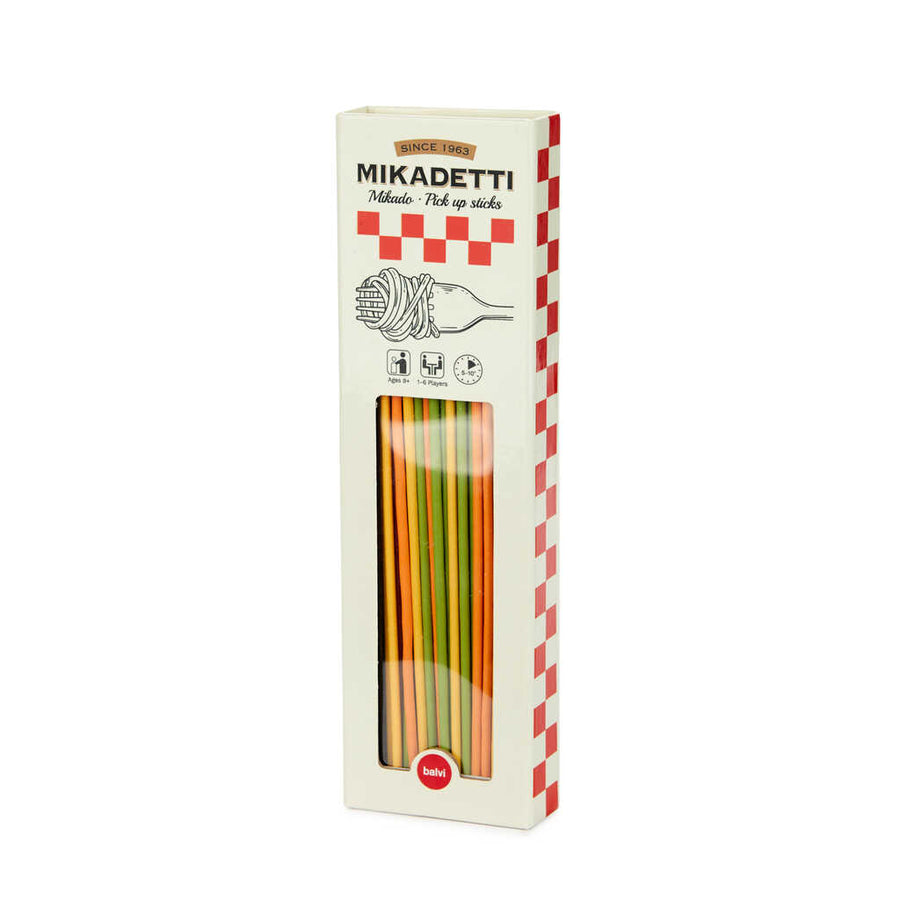 Mikado Pasta en forme de spaghettis sur fond blanc
