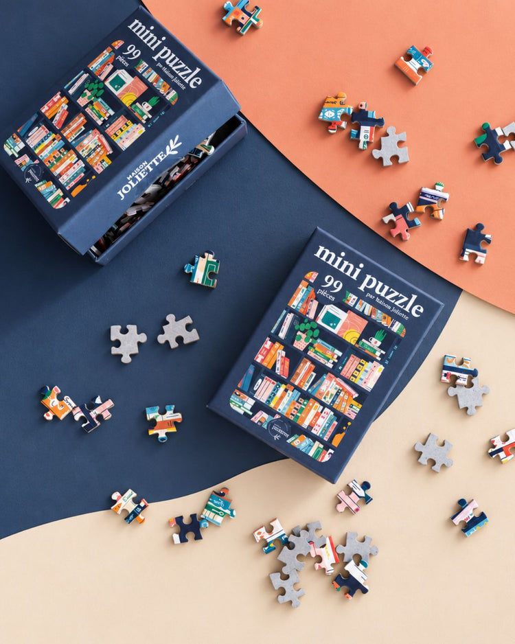Mini puzzle représentant des livres colorés, idéal pour les passionnés