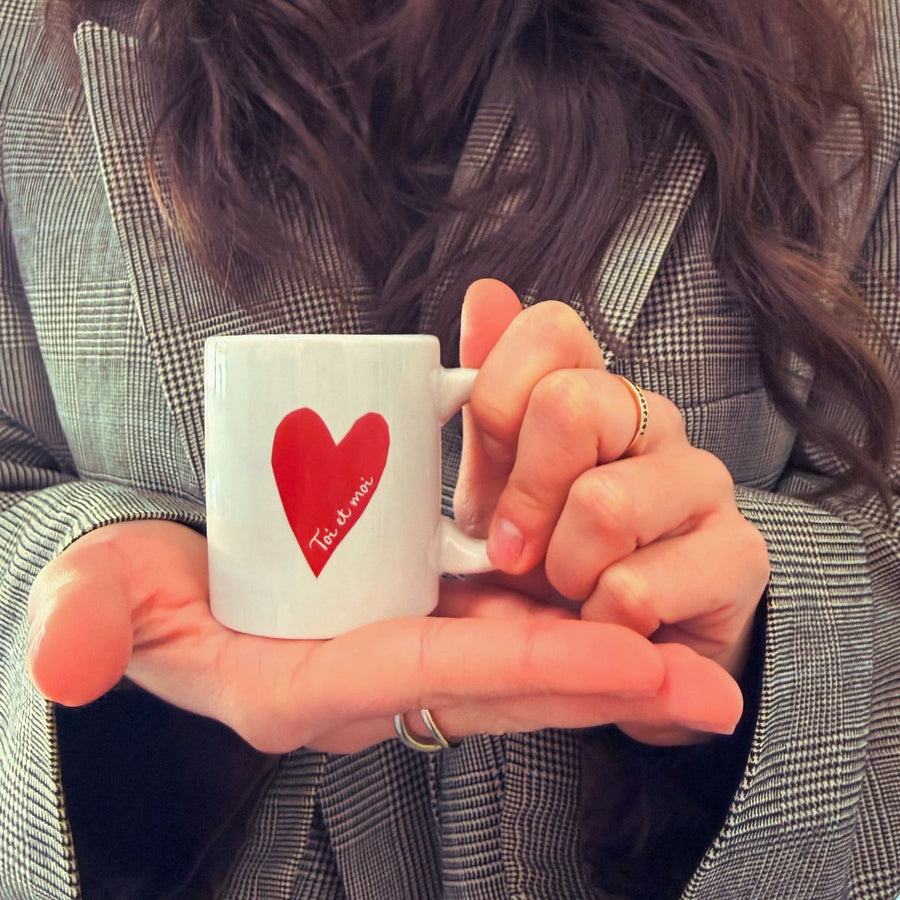 Mini mug Toi et Moi avec cœur rouge, angle légèrement incliné