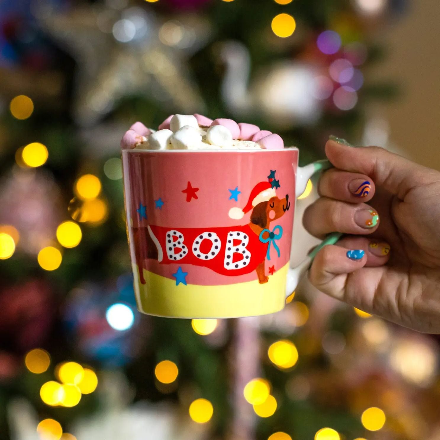 Mug festif avec Bob le teckel en costume de Noël