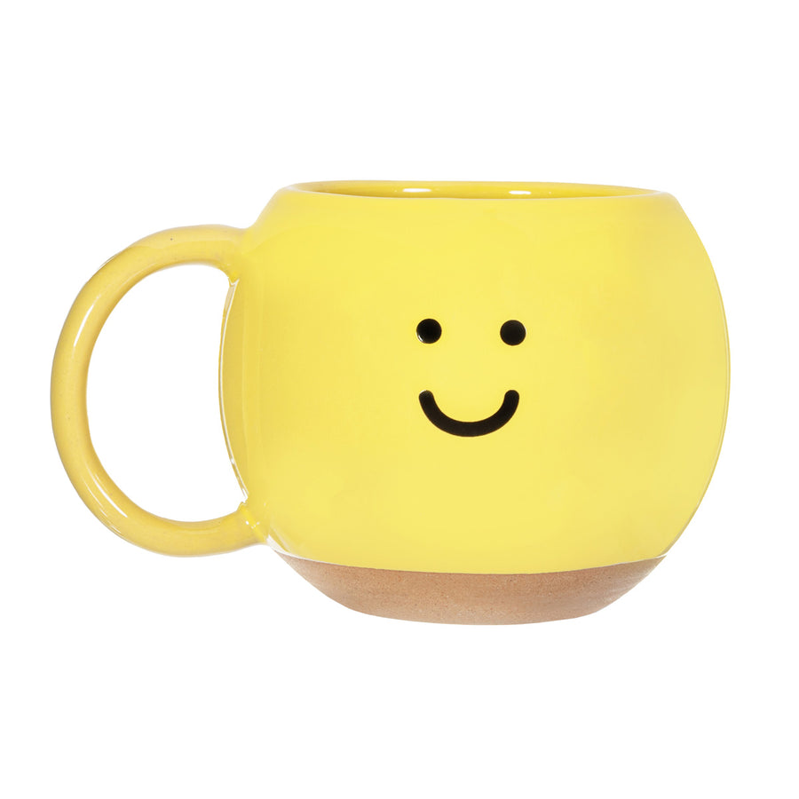 Mug Happy avec un motif souriant sur fond blanc