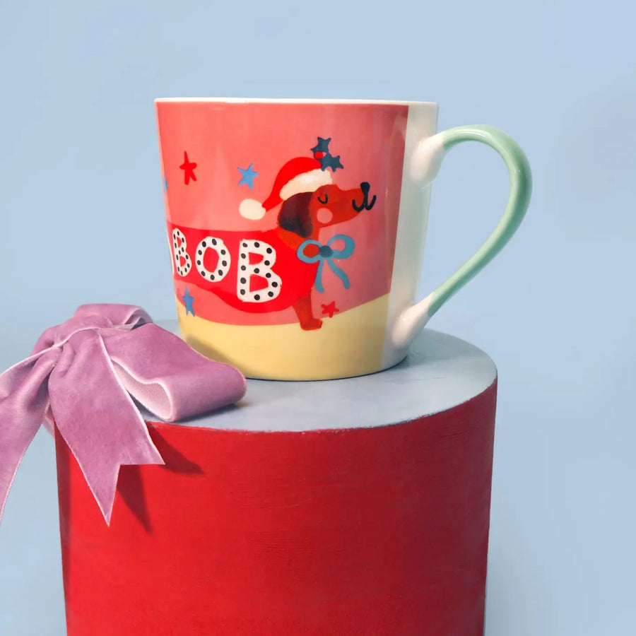 Mug de Noël avec Bob le teckel en costume festif