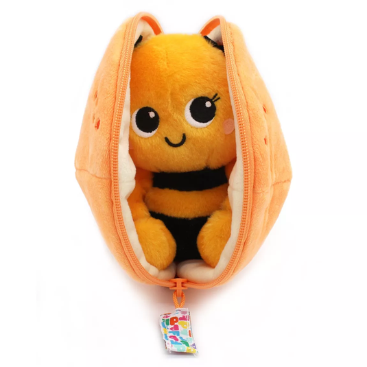 Peluche Buzzet l'Abeille en position assise, détails de la texture
