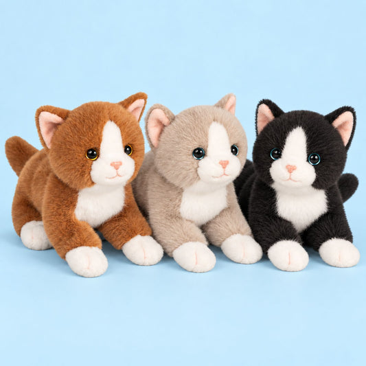 Peluche chat en position assise, texture douce et moelleuse