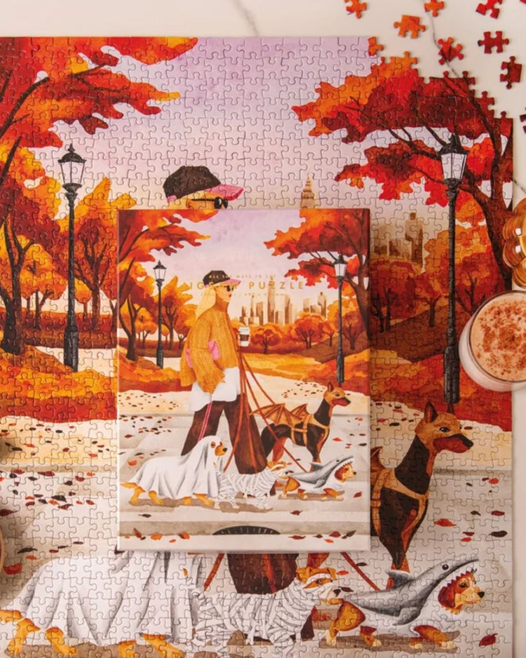 Puzzle d’automne assemblé, avec une promenade parmi les arbres aux feuilles rous
