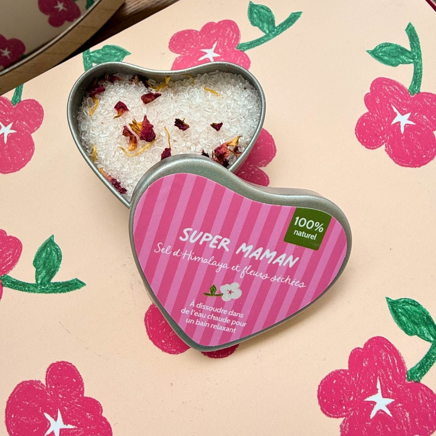 Sel de bain Super Maman dans une boîte cœur élégante
