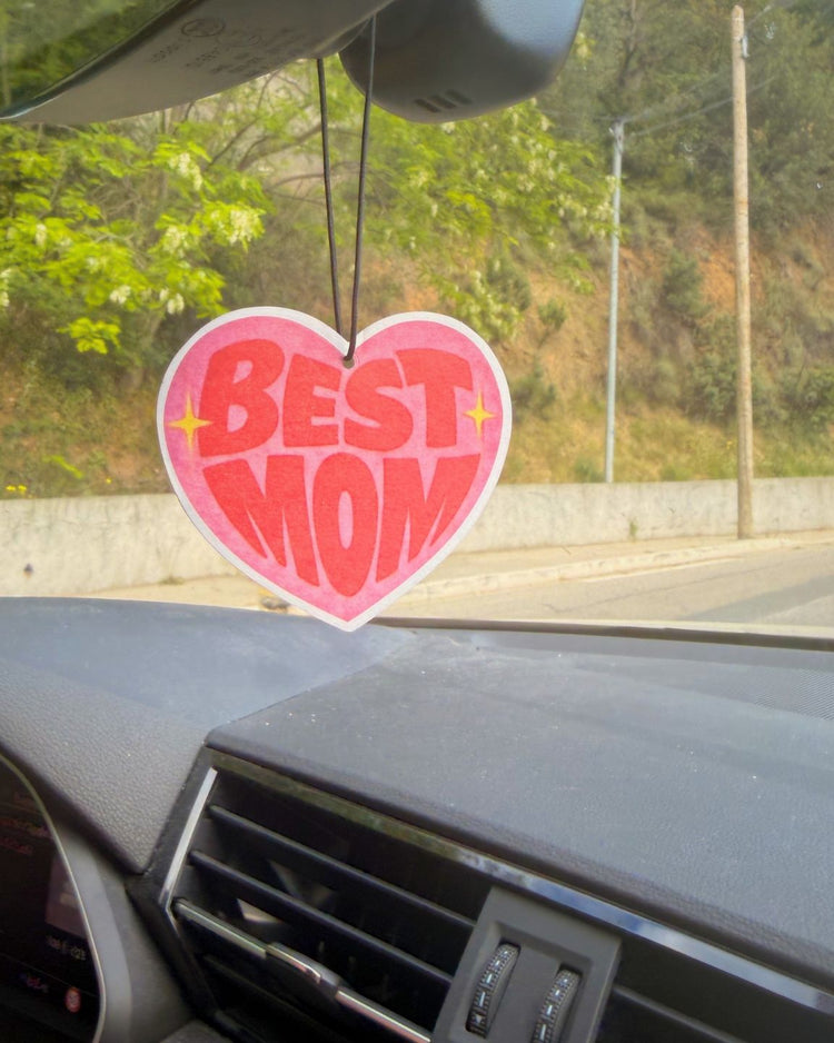 Détail du parfum musc blanc sur un porte-clés 'Best Mom