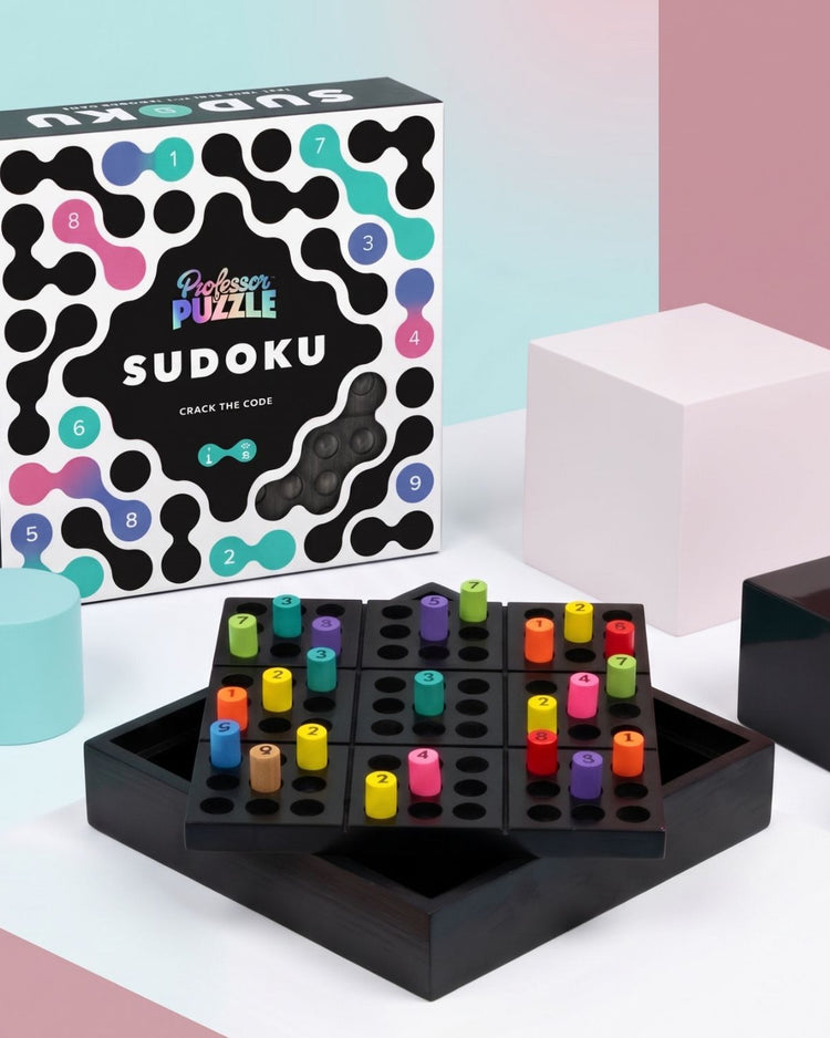 Sudoku graphique en bois avec motifs colorés sur chaque case