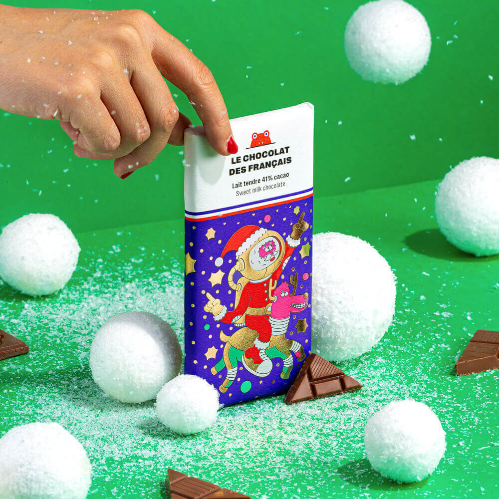 Tablette de chocolat au lait Père Noël astronaute en détail