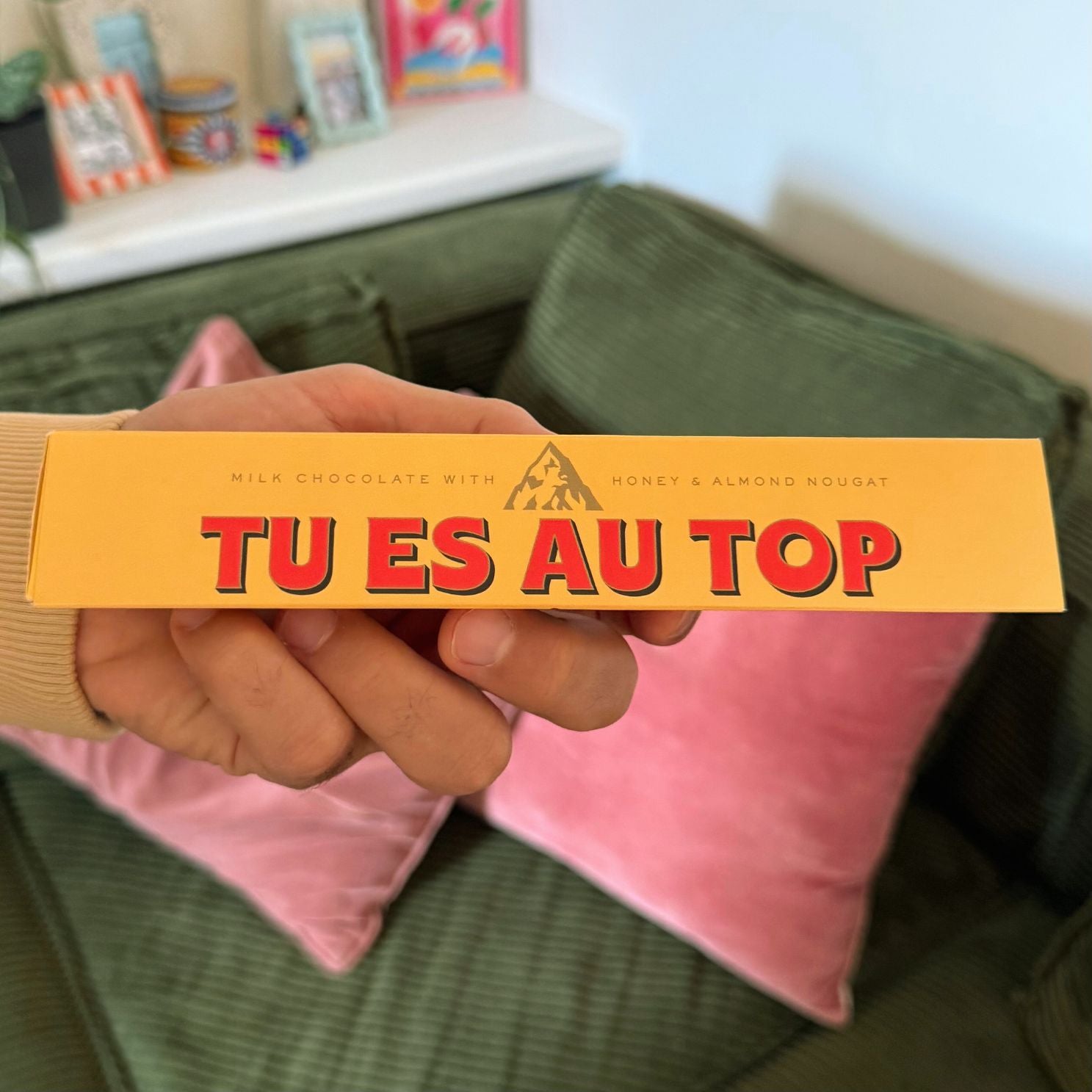 Barre Toblerone avec inscription 'Tu es au top' en gros plan