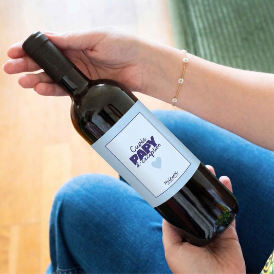 Bouteille de vin rouge avec étiquette Papy d'exception