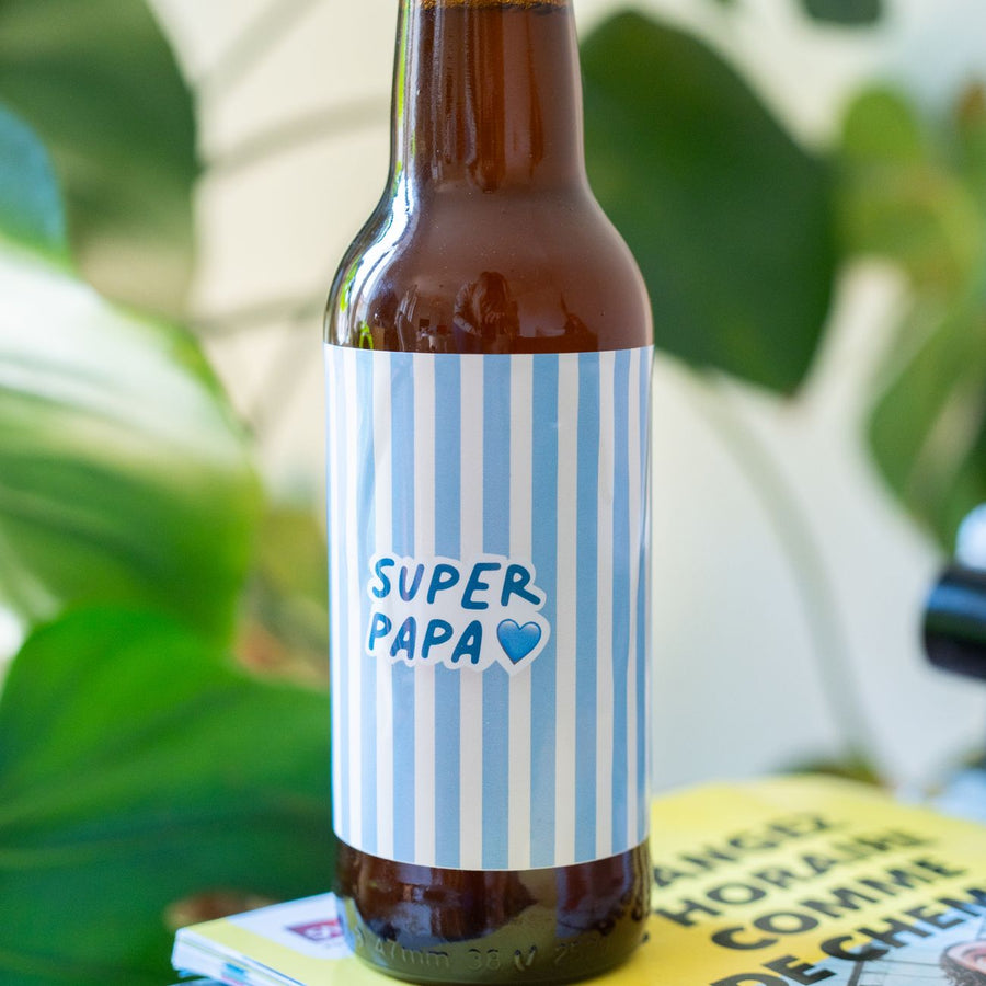 Bière Super Papa avec étiquette colorée et design festif