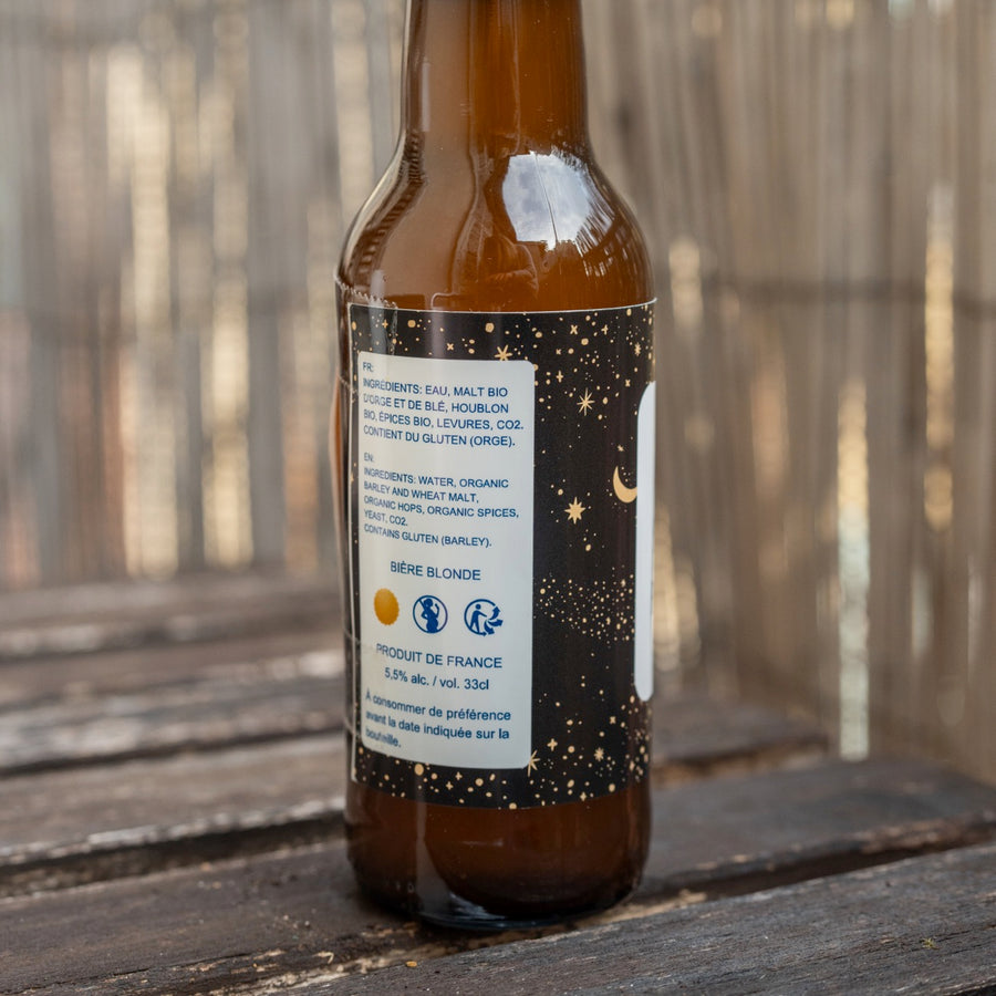 Bière Amour, Santé & Bonheur avec étiquette colorée et design élégant.