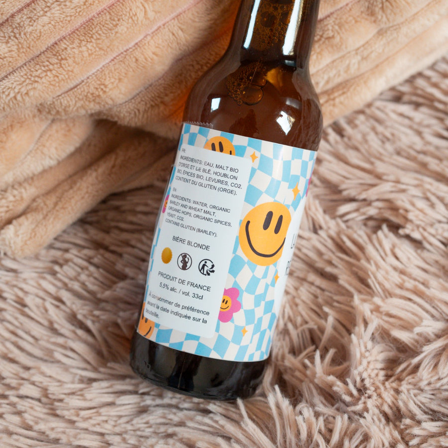 Bière Réconfort avec étiquette colorée et design pétillant