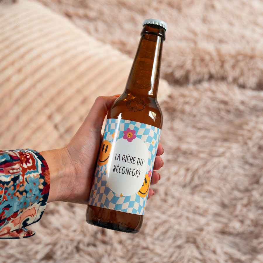 Bière Réconfort avec étiquette colorée et design pétillant