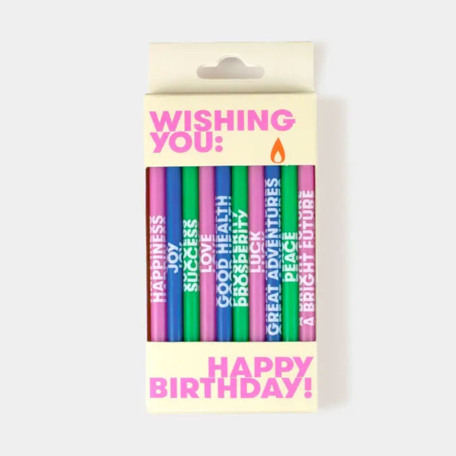 Bougies d'anniversaire colorées avec messages joyeux
