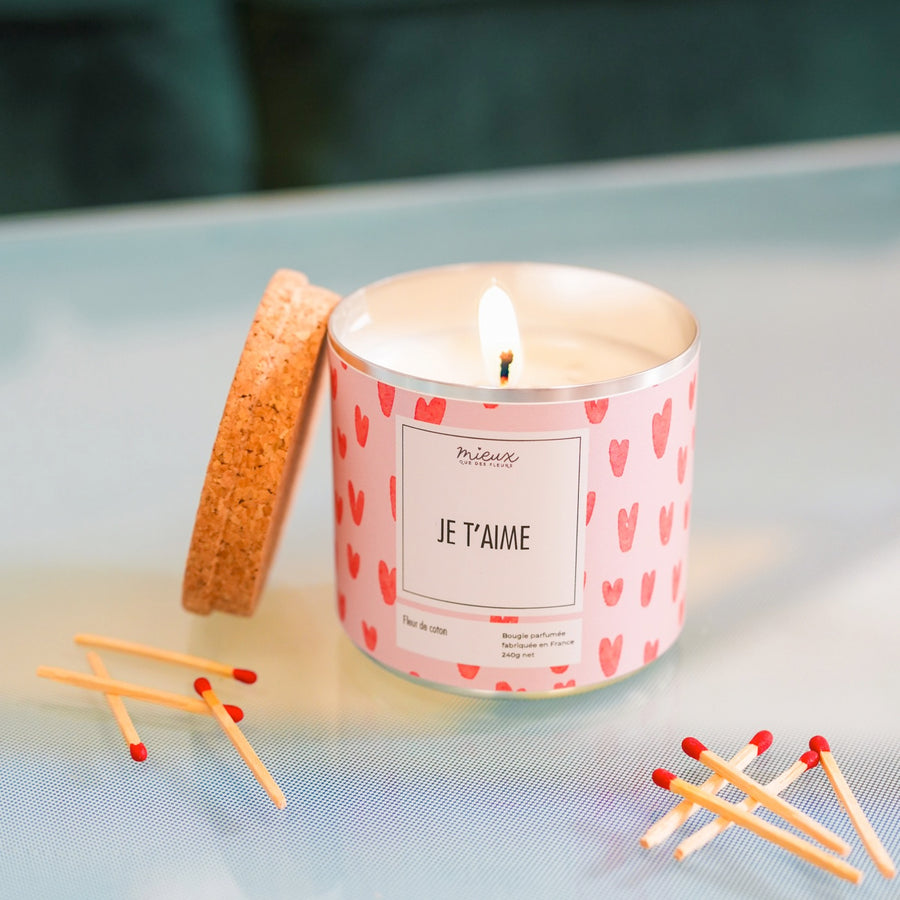 Bougie à message avec motif floral sur le verre