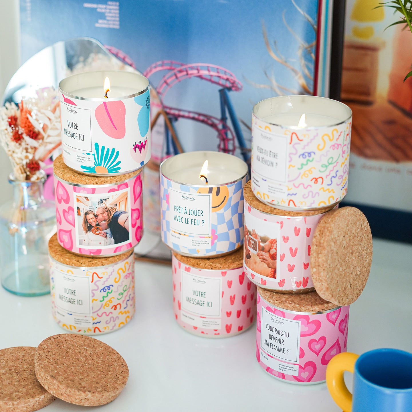 Bougie personnalisée avec photo, vue de face, étiquette visible.