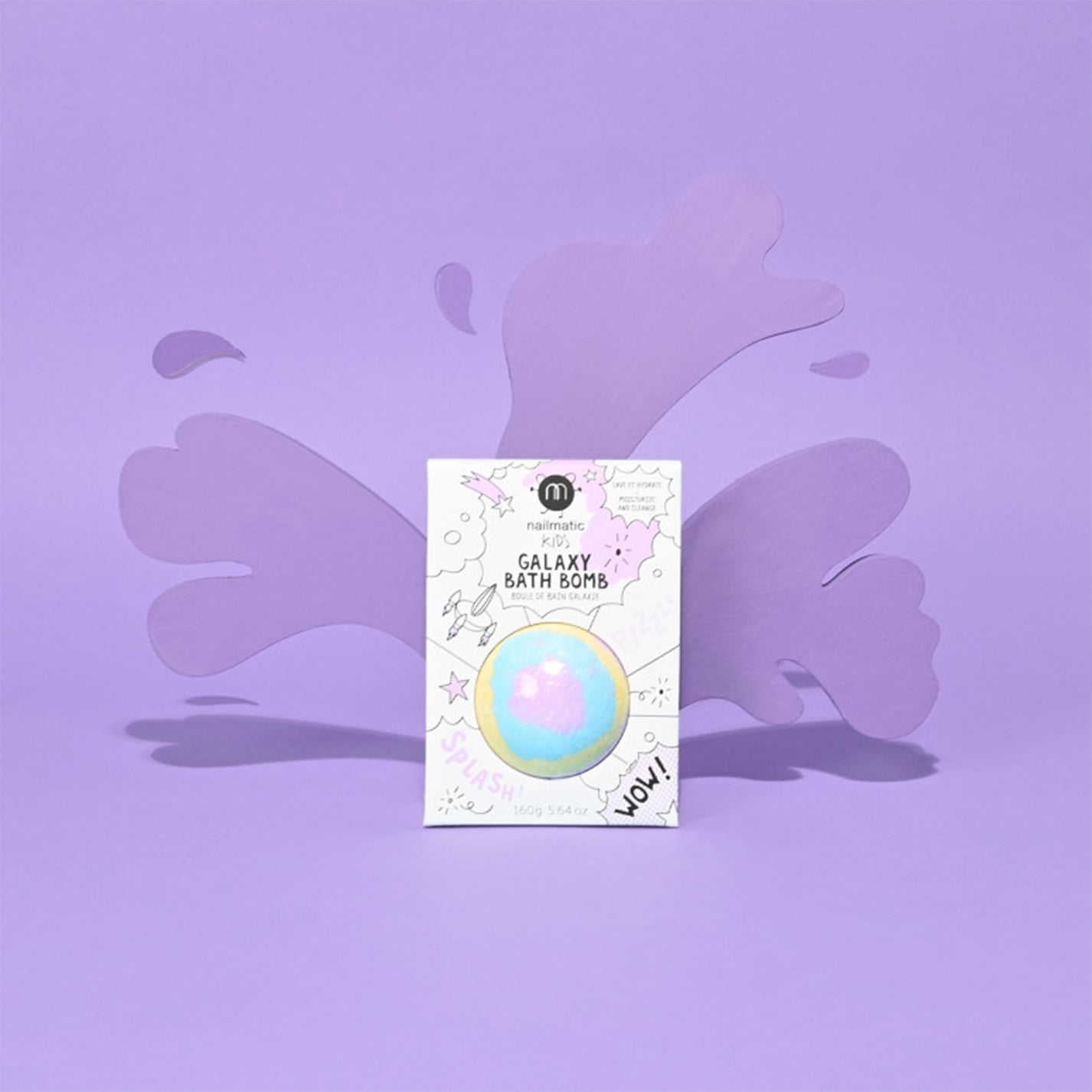 Bombe de bain Galaxy avec motifs étoilés et texture effervescente.