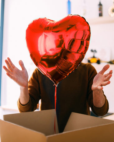 Box 4 ballons coeurs rouge - Mieux Que Des Fleurs