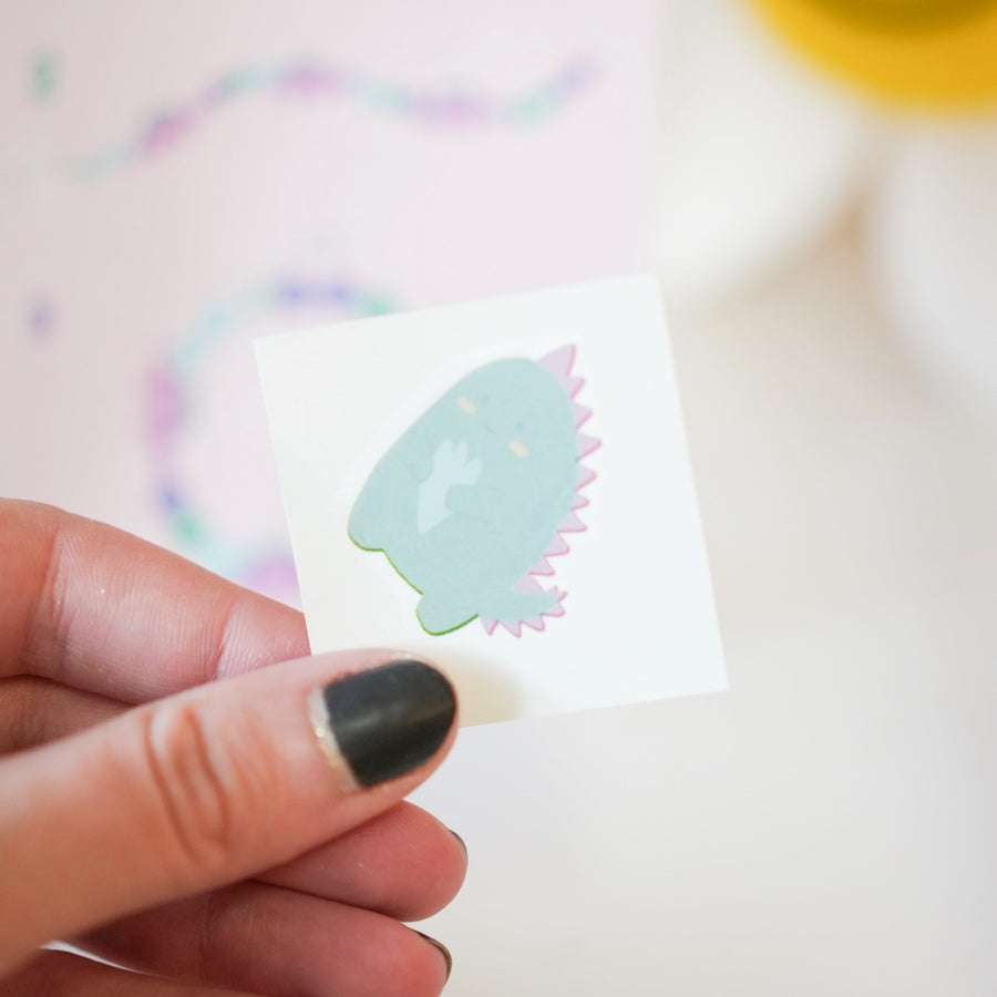 Bracelet en perles avec motifs de dinosaures colorés