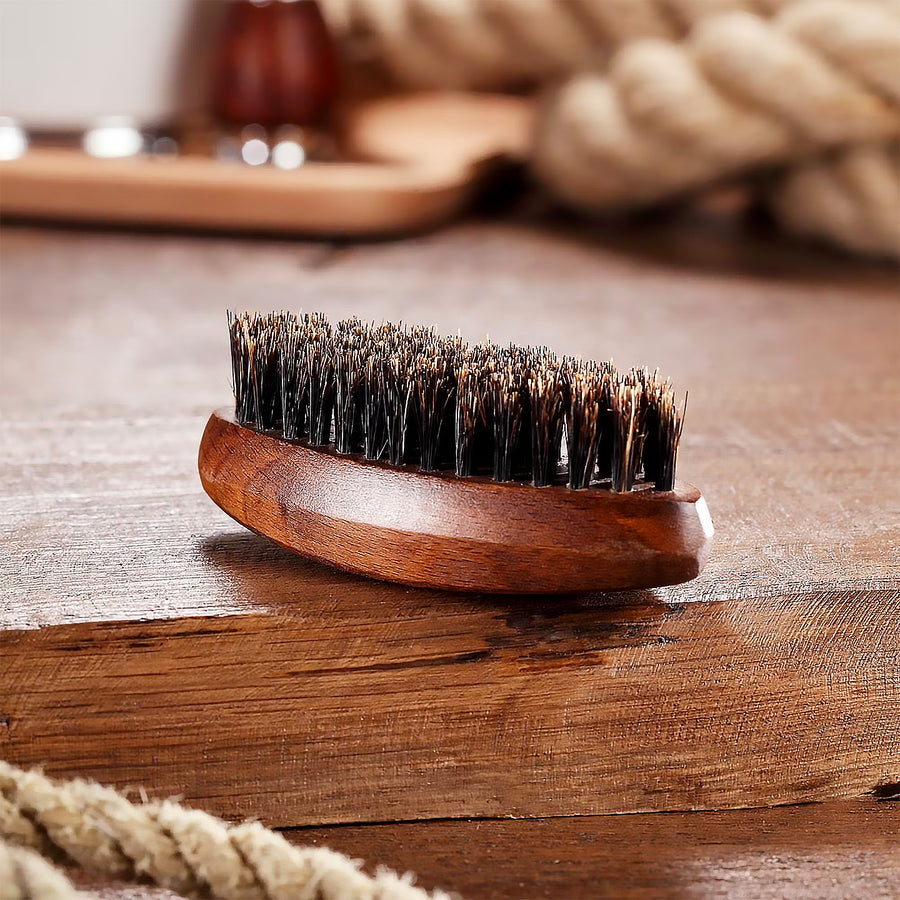 Brosse à barbe en bois avec poils en sanglier et nylon