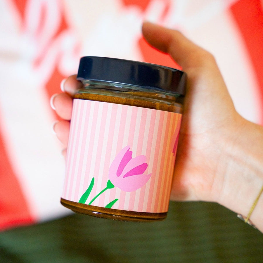 Pâte à tartiner avec étiquette 'dose d'amour pour maman