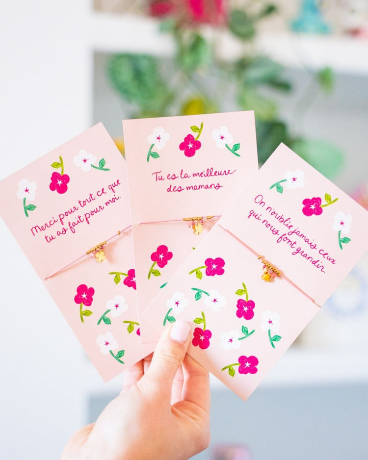 Bracelet rose avec trèfle doré, délicat et tendre pour Maman