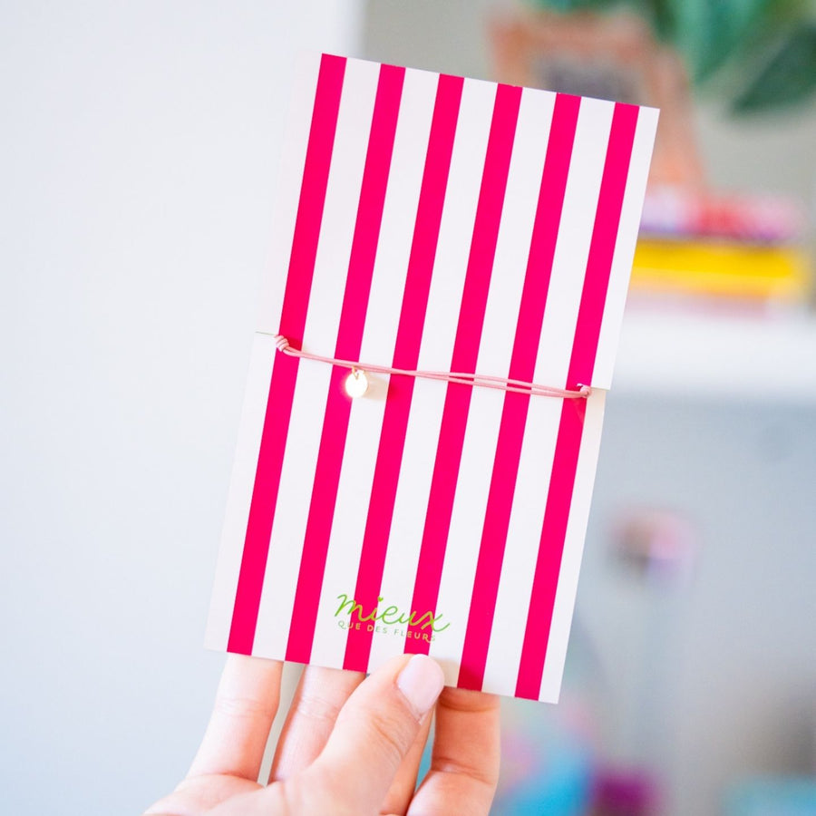 Bracelet rose avec trèfle doré, délicat et tendre