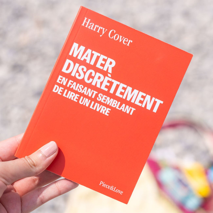 Carnet avec couverture illustrée, pages blanches intérieures.