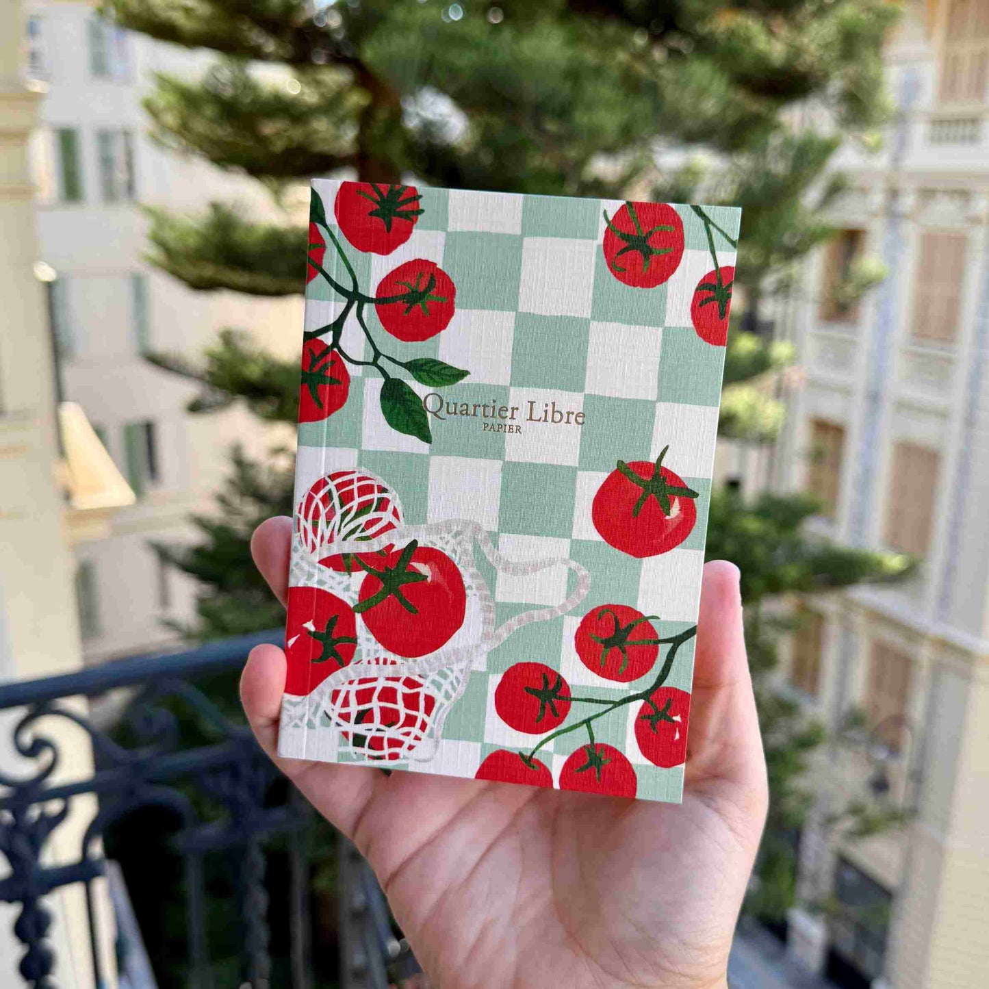 Carnet Tomates avec couverture en toile texturée et pages lignées.